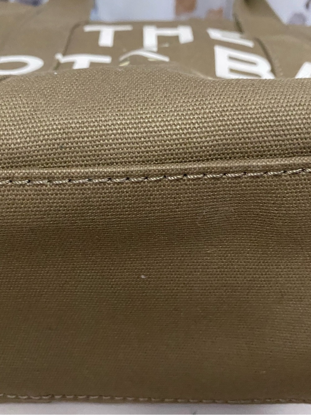 Women’s Marc Jacobs Military Green Medium Tote Bag Purse - Picture 3 of 11